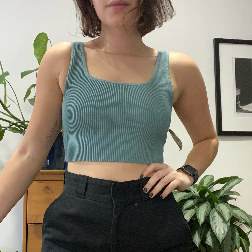 Aritzia Squareneck Sculpt Knit Cropped Tank